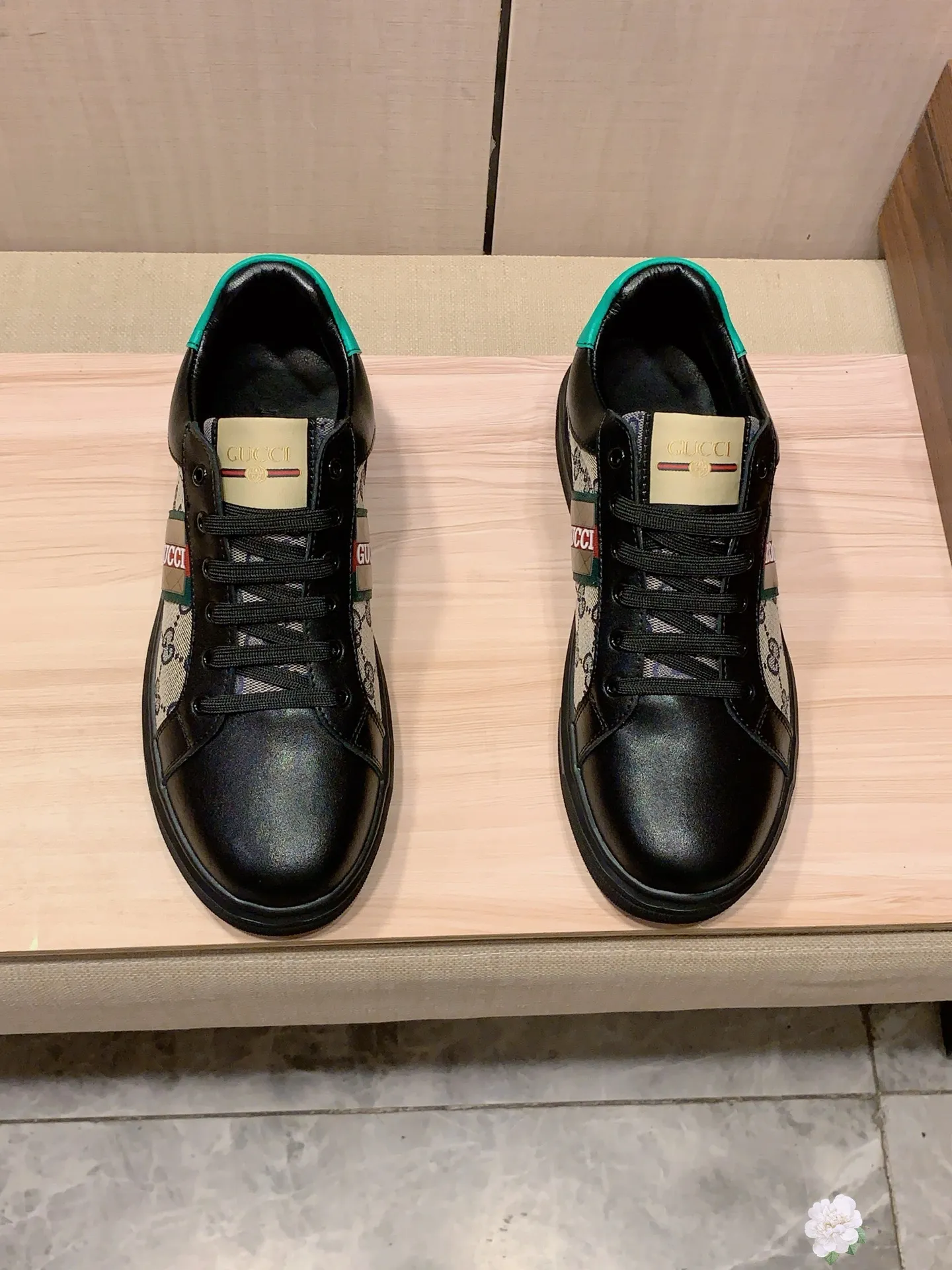 Men's men's shoes💰420💰💰🎩🎩[Lightning][Lightning] "Gucci*" latest • popular casual shoes, top brand [seduce] luxury ~ purchasing agency, top ~ quality. [Strong] The upper is made of imported breathable cowhide with fabric material ➕ Breathable sheepskin feet (•) and fine workmanship. The original stylish and stylish soft rubber wear-resistant and non-slip outsole is light and comfortable on the feet. The real thing looks better when photographed in person. 111: code: 38-44, 3️⃣ colors selected
